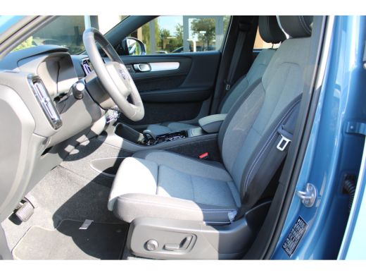 Volvo  XC40 B4 Plus Dark | Stoel + Stuurwielverwarming | Trekhaak | Adaptieve cruise control | BLIS | ActivLease financial lease