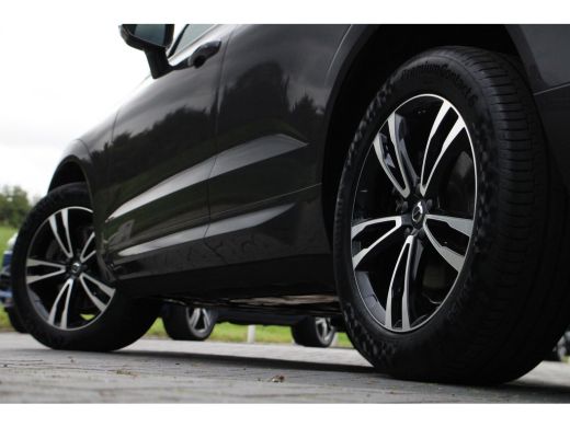 Volvo  XC60 2.0 B4 Momentum Business | Diesel | BTW-auto | Standkachel | Adaptive Cruise | Leder | Camera | S... ActivLease financial lease