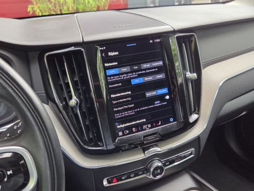 Volvo  XC60 2.0 T6 Plug-in hybrid AWD Inscription | Harman/Kardon | Panoramadak | Memory | Camera | Adaptive ... ActivLease financial lease