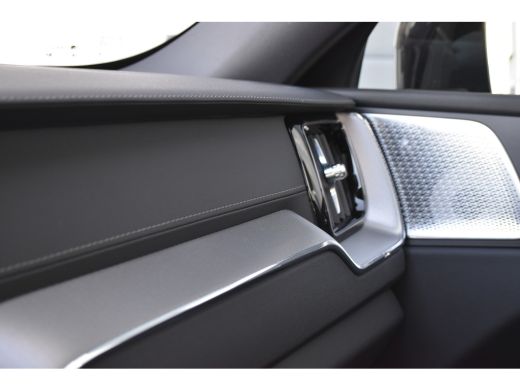 Volvo  XC60 2.0 T6 Plug-in hybrid AWD Ultra Black Edition | Nieuw Model! | B&W | Luchtvering | Panoramadak | ActivLease financial lease