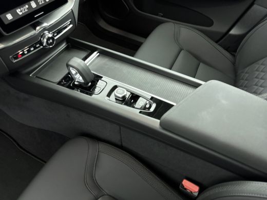 Volvo  XC60 T6 Essential Park Assist- Driver Assist- Climate Pack ActivLease financial lease