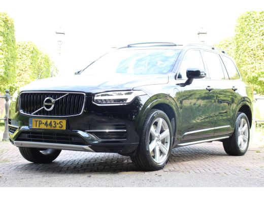 Volvo  XC90 2.0 T8 Twin Engine AWD | NL-AUTO! | 1 EIGENAAR! | LUCHTVERING | EL. TREKHAAK 2400KG | PANODAK | L... Volvo  XC90 2.0 T8 Twin Engine AWD | NL-AUTO! | 1 EIGENAAR! | LUCHTVERING | EL. TREKHAAK 2400KG | PANODAK | L...