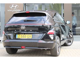 Hyundai Kona Comfort Smart 65.4 kWh | V2L | Warmtepomp | Dodehoek-Detectie | Navigatie | Camera | Adaptive Cru...