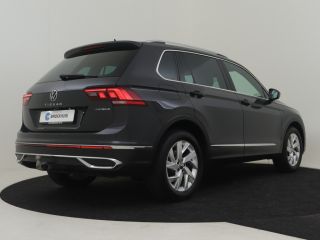 Volkswagen Tiguan 1.4 TSI eHybrid R-Line Business+245pk Lederbekleding | Trekhaak | Park assist | Navigatie | Camer...