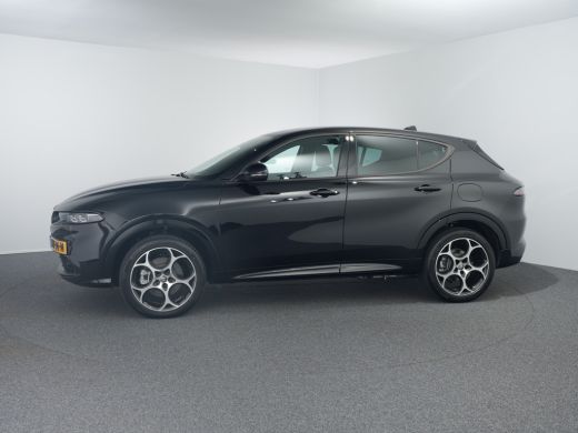 Alfa Romeo Tonale 1.3T PHEV Sprint | Achterbank met armsteun en skiluik | Achteruitrijcamera | Airco (automatisch) ActivLease financial lease