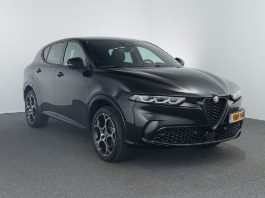 Alfa Romeo Tonale 1.3T PHEV Sprint | Achterbank met armsteun en skiluik | Achteruitrijcamera | Airco (automatisch) ActivLease financial lease