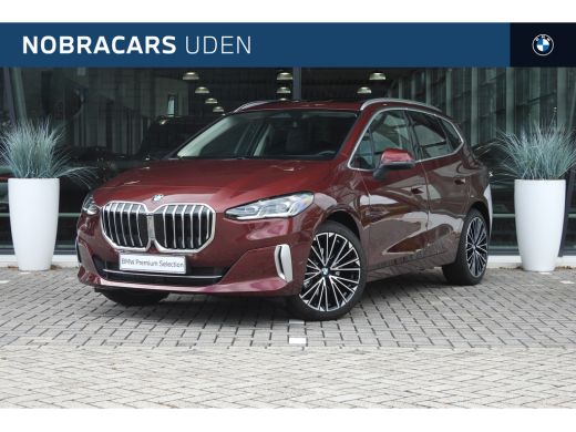 BMW 2 Serie 220i High Executive Luxury Line Automaat / Panoramadak / Trekhaak / Sportstoelen / Adaptieve LED ...
