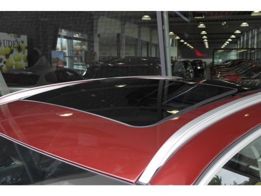 BMW 2 Serie 220i High Executive Luxury Line Automaat / Panoramadak / Trekhaak / Sportstoelen / Adaptieve LED ... ActivLease financial lease