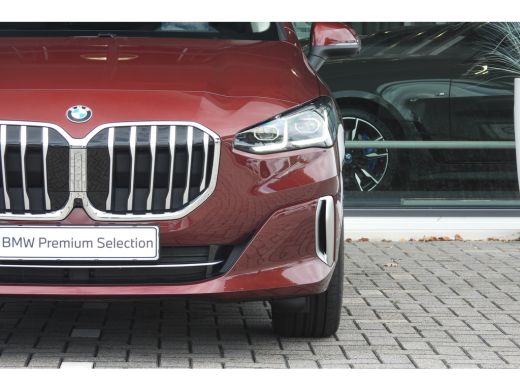 BMW 2 Serie 220i High Executive Luxury Line Automaat / Panoramadak / Trekhaak / Sportstoelen / Adaptieve LED ... ActivLease financial lease