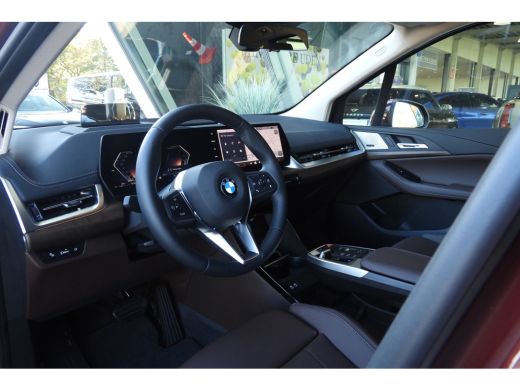 BMW 2 Serie 220i High Executive Luxury Line Automaat / Panoramadak / Trekhaak / Sportstoelen / Adaptieve LED ... ActivLease financial lease