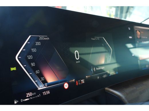 BMW 2 Serie 220i High Executive Luxury Line Automaat / Panoramadak / Trekhaak / Sportstoelen / Adaptieve LED ... ActivLease financial lease