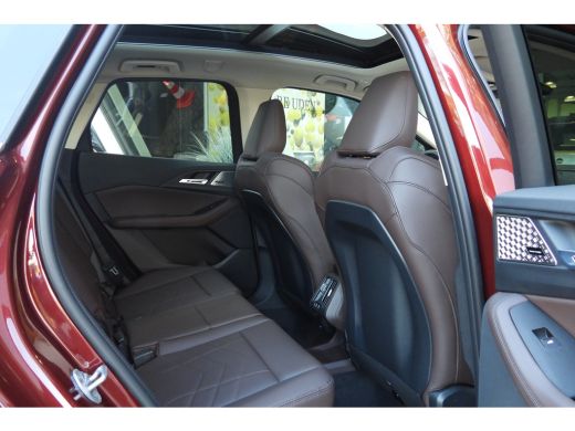 BMW 2 Serie 220i High Executive Luxury Line Automaat / Panoramadak / Trekhaak / Sportstoelen / Adaptieve LED ... ActivLease financial lease