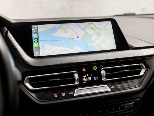 BMW 2 Serie Gran Coupé 218i Executive Sportline Automaat (APPLE CARPLAY, M STUUR, GROOT NAVI, LEDER, SFEERVER... ActivLease financial lease
