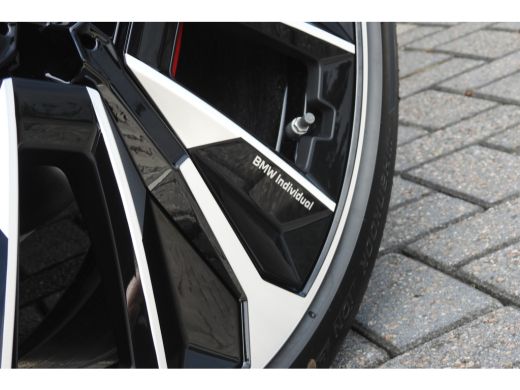BMW iX xDrive45 M Sport / Panoramadak / Trekhaak / Soft-Close / Stoelventilatie / Parking Assistant Prof... ActivLease financial lease
