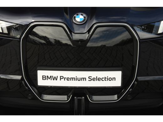 BMW iX xDrive45 M Sport / Panoramadak / Trekhaak / Soft-Close / Stoelventilatie / Parking Assistant Prof... ActivLease financial lease