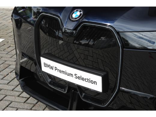 BMW iX xDrive45 M Sport / Panoramadak / Trekhaak / Soft-Close / Stoelventilatie / Parking Assistant Prof... ActivLease financial lease