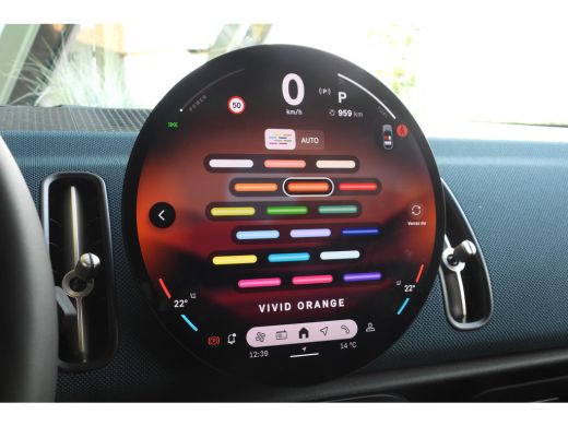 Mini Countryman C Automaat / Favoured Trim / Pakket L / 19" Kaleido Spoke 2-tone ActivLease financial lease