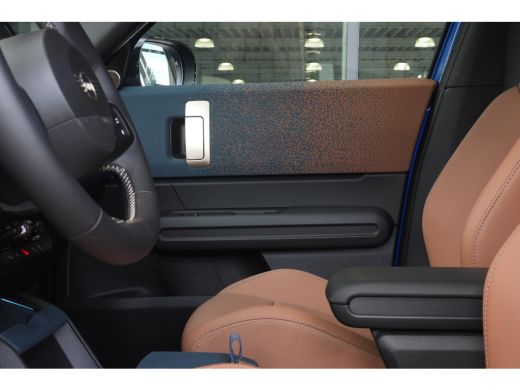 Mini Countryman C Automaat / Favoured Trim / Pakket L / 19" Kaleido Spoke 2-tone ActivLease financial lease