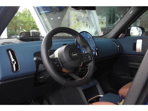 Mini Countryman C Automaat / Favoured Trim / Pakket L / 19" Kaleido Spoke 2-tone ActivLease financial lease