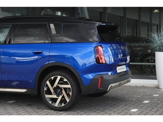 Mini Countryman C Automaat / Favoured Trim / Pakket L / 19" Kaleido Spoke 2-tone ActivLease financial lease