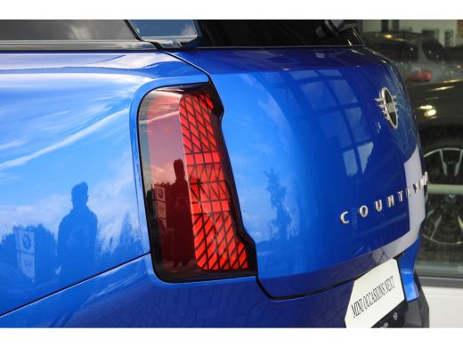 Mini Countryman C Automaat / Favoured Trim / Pakket L / 19" Kaleido Spoke 2-tone ActivLease financial lease