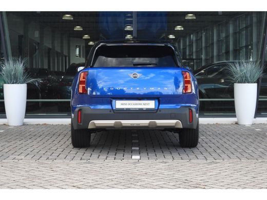 Mini Countryman C Automaat / Favoured Trim / Pakket L / 19" Kaleido Spoke 2-tone ActivLease financial lease
