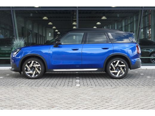 Mini Countryman C Automaat / Favoured Trim / Pakket L / 19" Kaleido Spoke 2-tone ActivLease financial lease