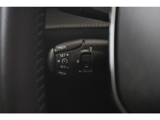 Peugeot 2008 1.2 Turbo 100-PK Allure | PARKEERCAMERA | DRAADLOZE CARPLAY | CLIMATE CONTROLE | DAB+ | NAVI ActivLease financial lease