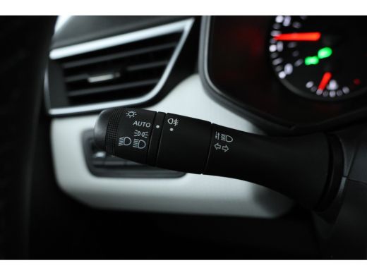 Renault Clio 1.0 TCe Intens Navigatie, Airco, Bluetooth, Cruise ActivLease financial lease