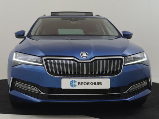 Skoda Superb Combi 1.4 TSI iV Business Edition Plus 218pk Trekhaak | Panorama dak | 360 camera | Park assist |... ActivLease financial lease