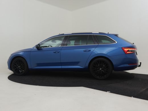 Skoda Superb Combi 1.4 TSI iV Business Edition Plus 218pk Trekhaak | Panorama dak | 360 camera | Park assist |... ActivLease financial lease