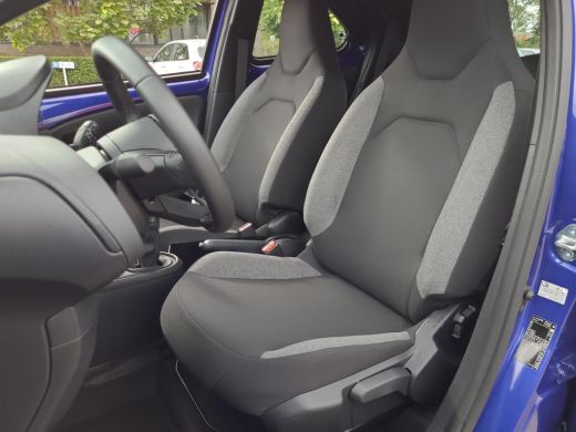 Toyota Aygo 1.0 VVT-i MT Play | Apple CarPlay | Adapt Cruise | Parkeercamera | Rijklaarprijs incl. garantie | ActivLease financial lease