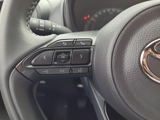 Toyota Aygo 1.0 VVT-i MT Play | Apple CarPlay | Adapt Cruise | Parkeercamera | Rijklaarprijs incl. garantie | ActivLease financial lease