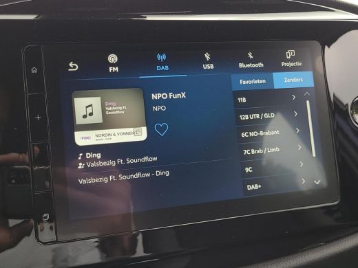 Toyota Aygo 1.0 VVT-i MT Play | Apple CarPlay | Adapt Cruise | Parkeercamera | Rijklaarprijs incl. garantie | ActivLease financial lease