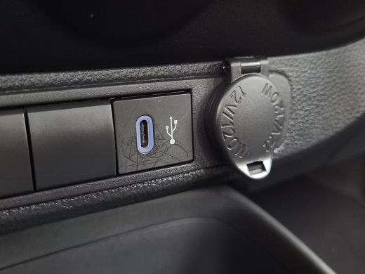 Toyota Aygo 1.0 VVT-i MT Play | Apple CarPlay | Adapt Cruise | Parkeercamera | Rijklaarprijs incl. garantie | ActivLease financial lease