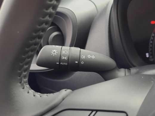 Toyota Aygo 1.0 VVT-i MT Play | Apple CarPlay | Adapt Cruise | Parkeercamera | Rijklaarprijs incl. garantie | ActivLease financial lease