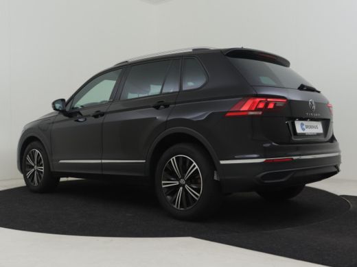 Volkswagen Tiguan 1.4 TSI eHybrid Active 245pk Head up display | Extra getinte ramen | Adaptief cruise control | Le... ActivLease financial lease