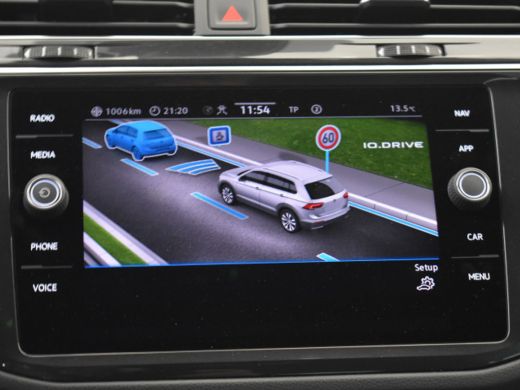 Volkswagen Tiguan 1.4 TSI eHybrid Active 245pk Head up display | Extra getinte ramen | Adaptief cruise control | Le... ActivLease financial lease