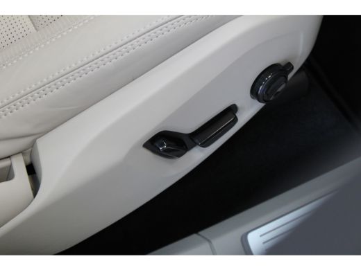 Volvo  XC90 T8 455PK Ultra Bright | Full Option! | Facelift | Blond Nappa Leder | Luchtvering | B&W Audio | T... ActivLease financial lease