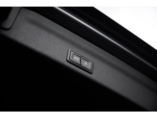 Audi A6 Avant 55 TFSI e quattro Pro Line S Competition | Panoramadak | Head-up | Servosluiting | Trekhaak | ActivLease financial lease