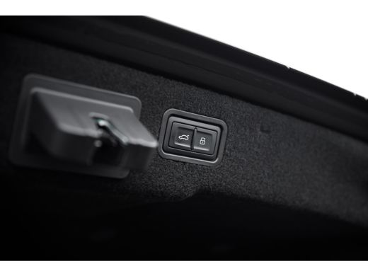 Audi A8 60 TFSI e quattro | Panoramadak | HUD | Digitale Matrix | Assistentie. plus, remote park | ActivLease financial lease