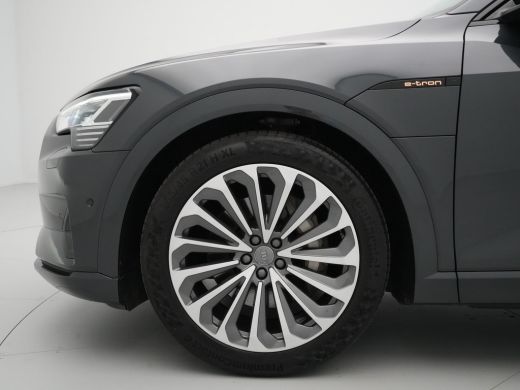 Audi e-tron 55 quattro 408pk Business edition Plus 95 kWh Panorama Navigatie Afneembare Trekhaak 360 Camera 45 ActivLease financial lease