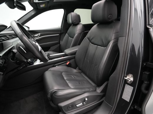Audi e-tron 55 quattro 408pk Business edition Plus 95 kWh Panorama Navigatie Afneembare Trekhaak 360 Camera 45 ActivLease financial lease