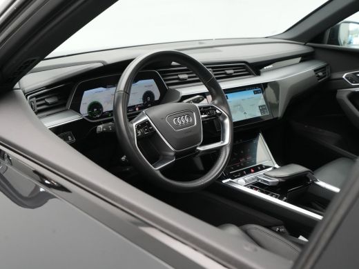 Audi e-tron 55 quattro 408pk Business edition Plus 95 kWh Panorama Navigatie Afneembare Trekhaak 360 Camera 45 ActivLease financial lease