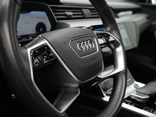 Audi e-tron 55 quattro 408pk Business edition Plus 95 kWh Panorama Navigatie Afneembare Trekhaak 360 Camera 45 ActivLease financial lease