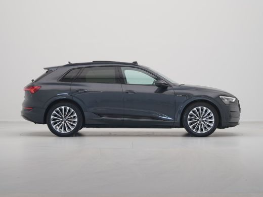 Audi e-tron 55 quattro 408pk Business edition Plus 95 kWh Panorama Navigatie Afneembare Trekhaak 360 Camera 45 ActivLease financial lease