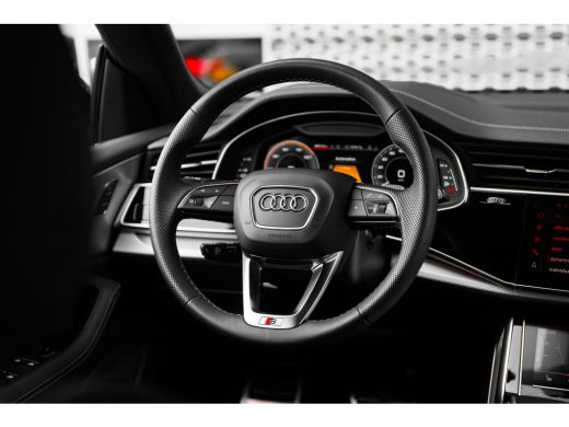 Audi Q8 55 TFSI e quattro Pro Line S | Panoramadak | 4WS | Trekhaak | Head-up | Tour | ActivLease financial lease