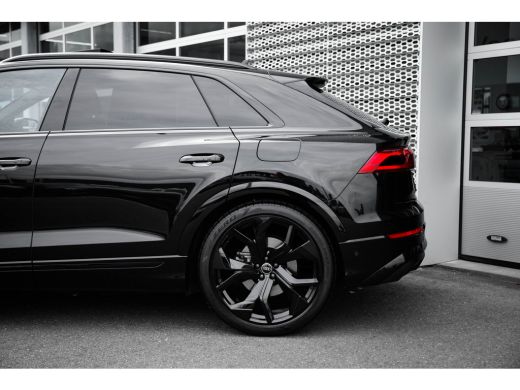 Audi Q8 55 TFSI e quattro Pro Line S | Panoramadak | 4WS | Trekhaak | Head-up | Tour | ActivLease financial lease