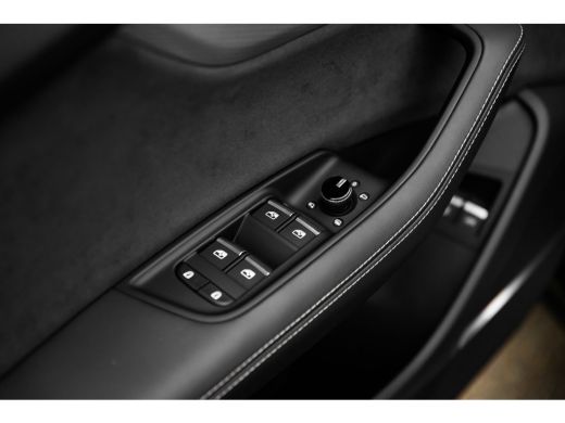 Audi Q8 55 TFSI e quattro Pro Line S | Panoramadak | 4WS | Trekhaak | Head-up | Tour | ActivLease financial lease