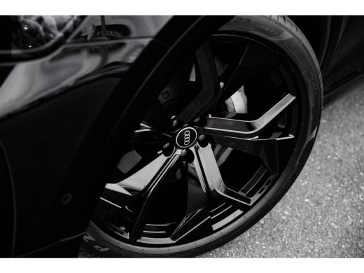 Audi Q8 55 TFSI e quattro Pro Line S | Panoramadak | 4WS | Trekhaak | Head-up | Tour | ActivLease financial lease